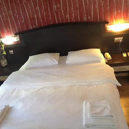 فندق مبيت وإفطار Sari Konak Apart أضنه