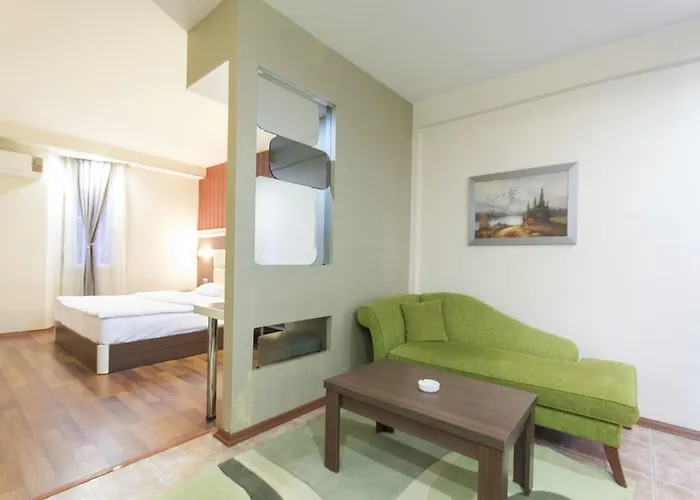 Sari Konak Apart Couette-café Adana